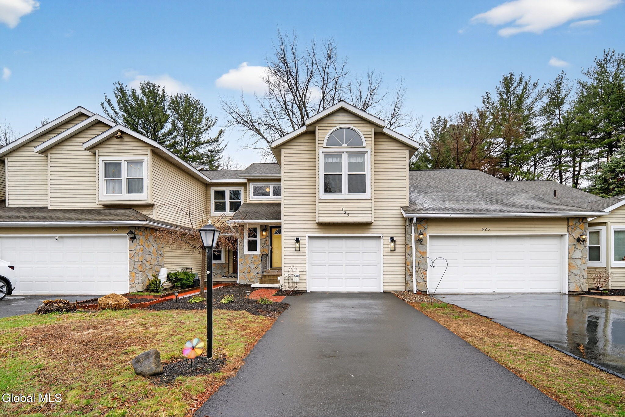 525 Highwood Circle Albany NY 12203