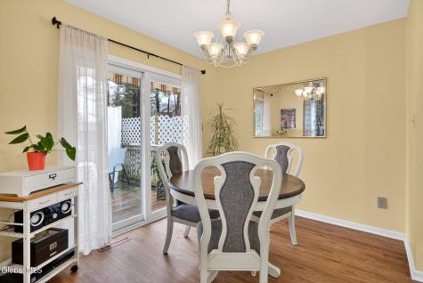 525 Highwood Circle Albany NY 12203