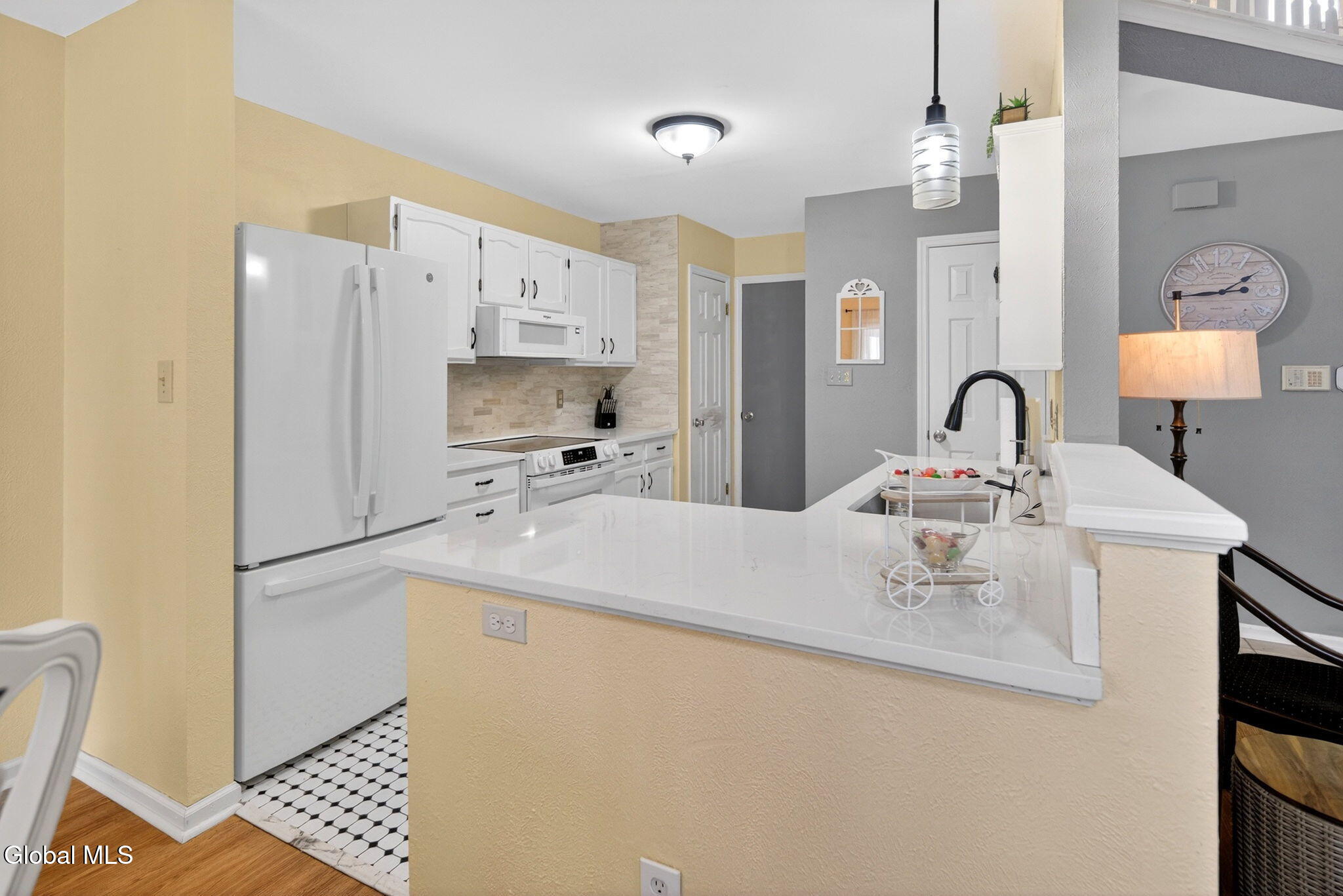 525 Highwood Circle Albany NY 12203