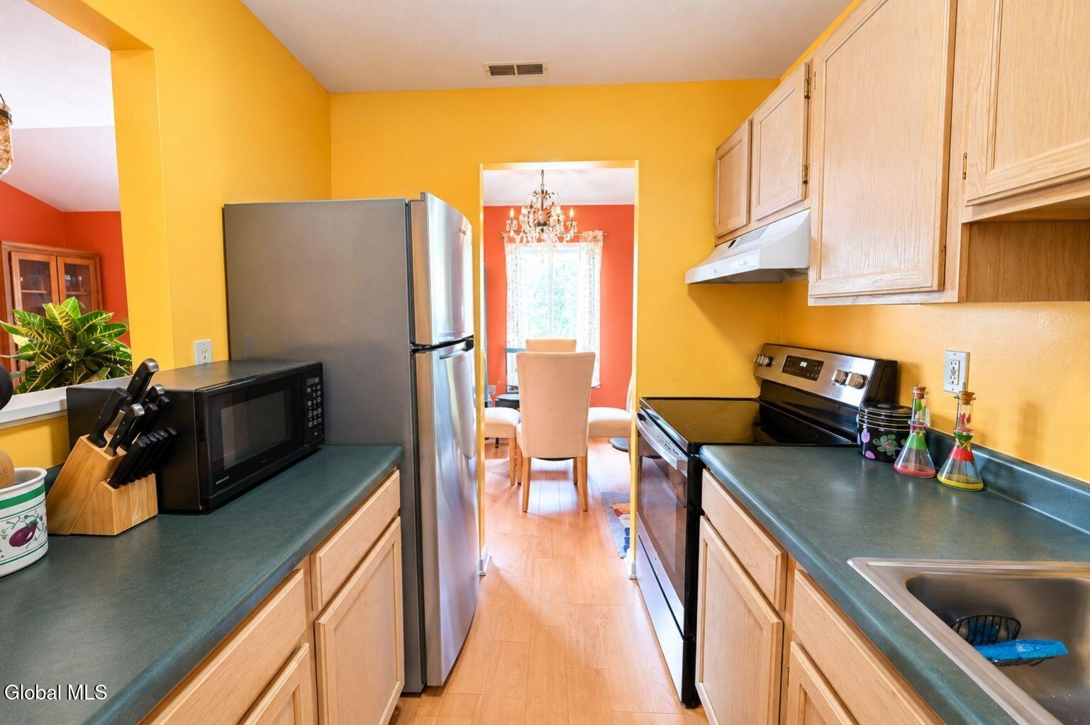 102 Bridgewood Lane Watervliet NY 12189