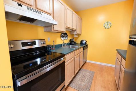 102 Bridgewood Lane Watervliet NY 12189