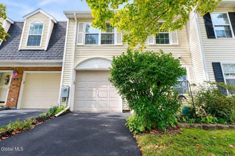 102 Bridgewood Lane Watervliet NY 12189