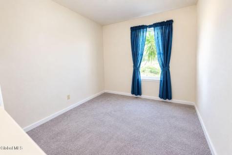 102 Bridgewood Lane Watervliet NY 12189