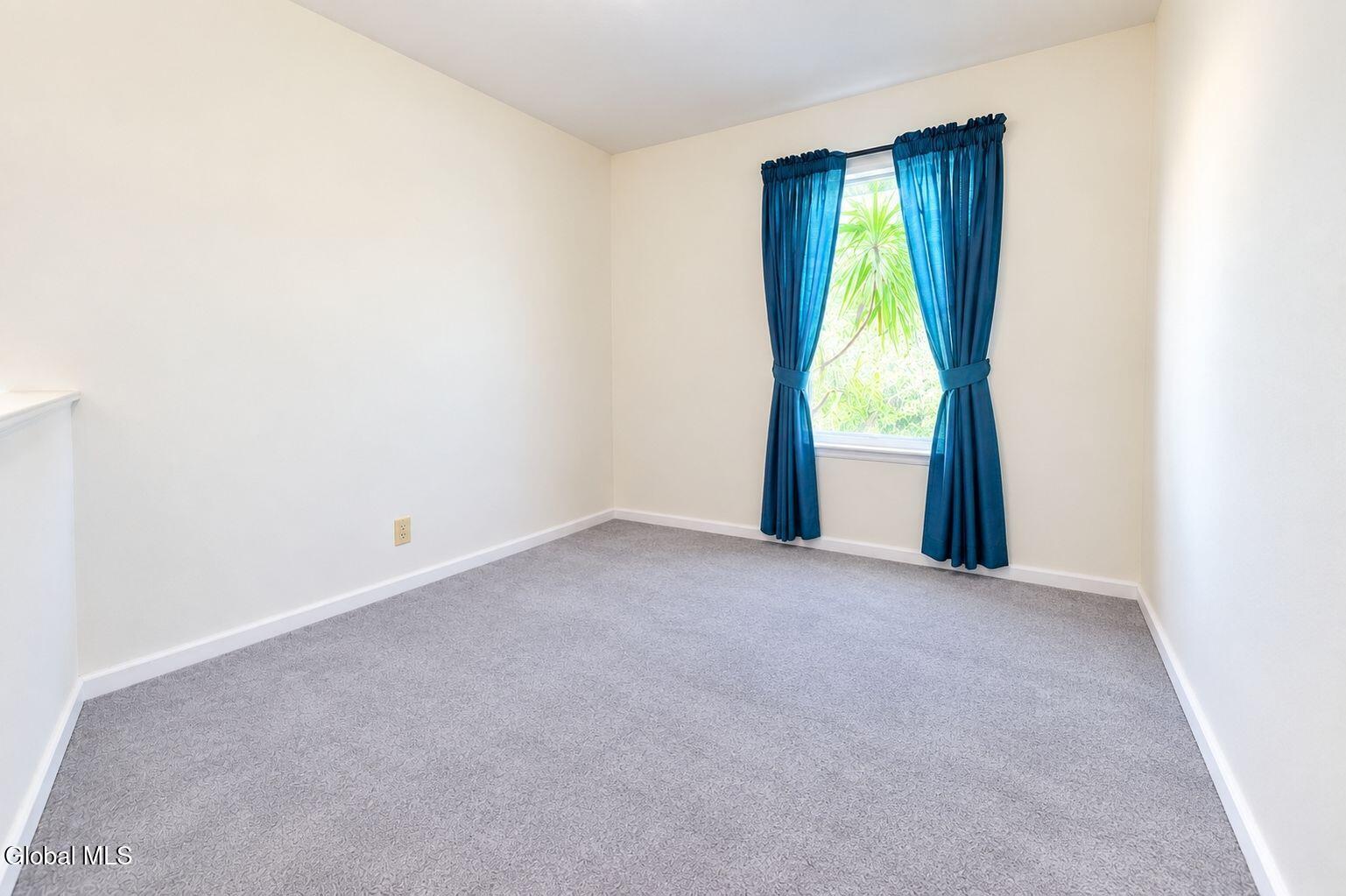102 Bridgewood Lane Watervliet NY 12189