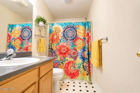 102 Bridgewood Lane Watervliet NY 12189