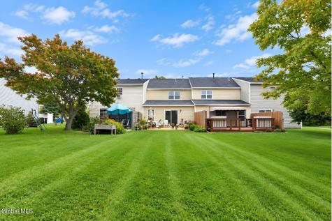 102 Bridgewood Lane Watervliet NY 12189