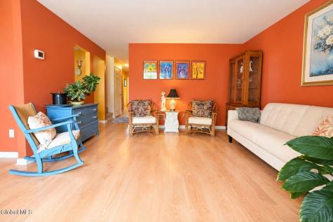 102 Bridgewood Lane Watervliet NY 12189