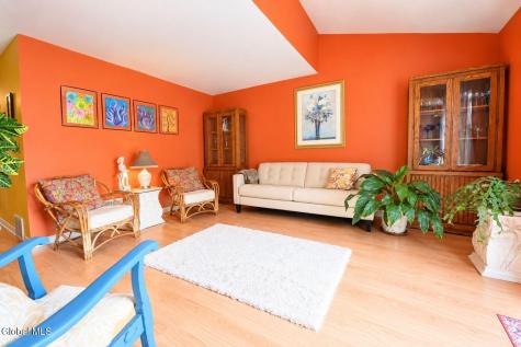 102 Bridgewood Lane Watervliet NY 12189