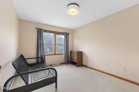 214 Walnut Lane Slingerlands NY 12159