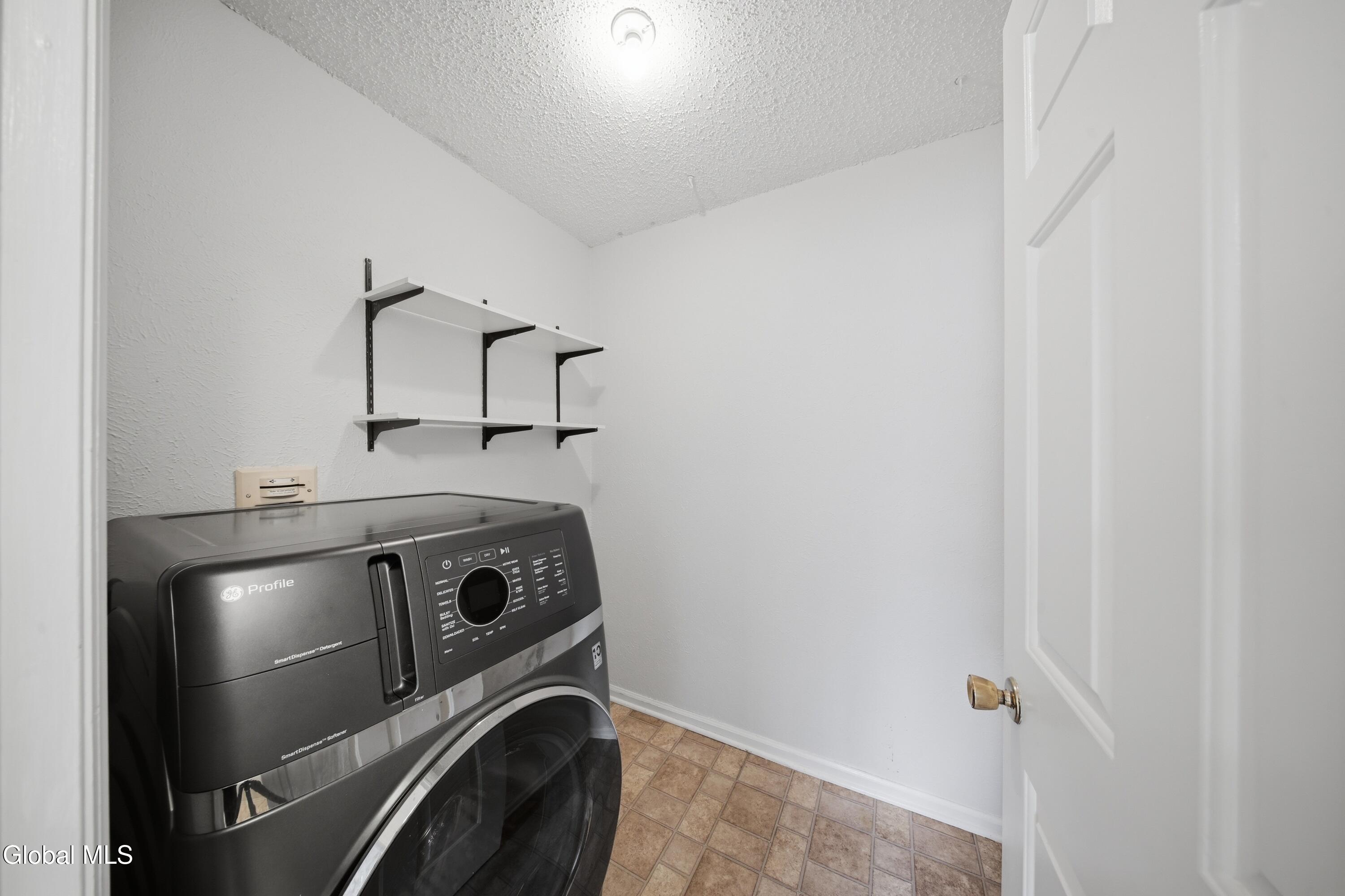 39 Wilan Lane Albany NY 12203