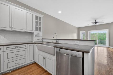 92 Lorenzo Drive Troy NY 12180