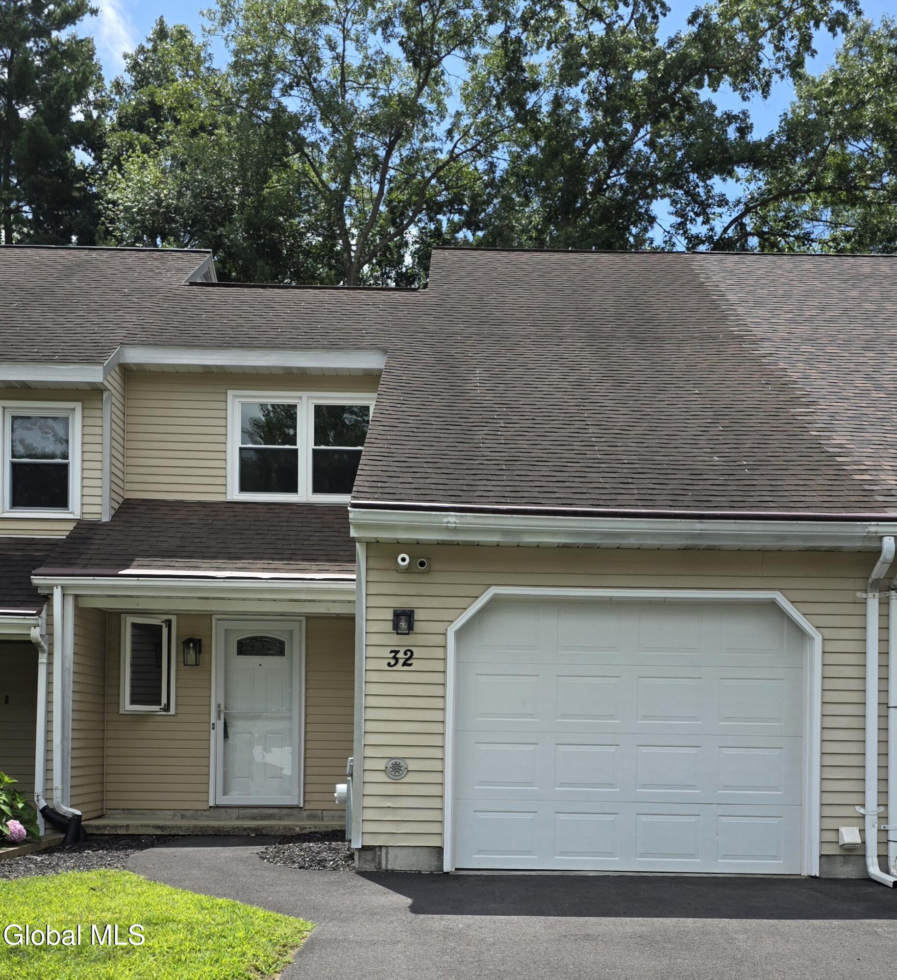 32 Old Coach Road Clifton Park NY 12065