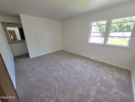 32 Old Coach Road Clifton Park NY 12065