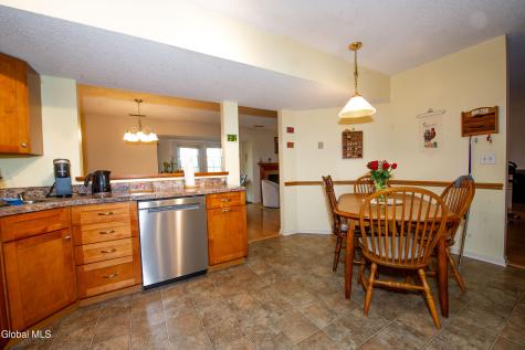 92 Commonwealth Drive Glenmont NY 12077