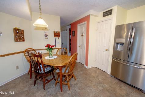 92 Commonwealth Drive Glenmont NY 12077