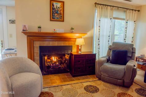 92 Commonwealth Drive Glenmont NY 12077