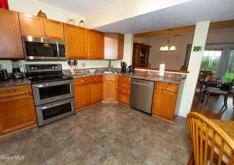 92 Commonwealth Drive Glenmont NY 12077