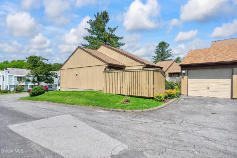 901 Huntington Court East Greenbush NY 12061