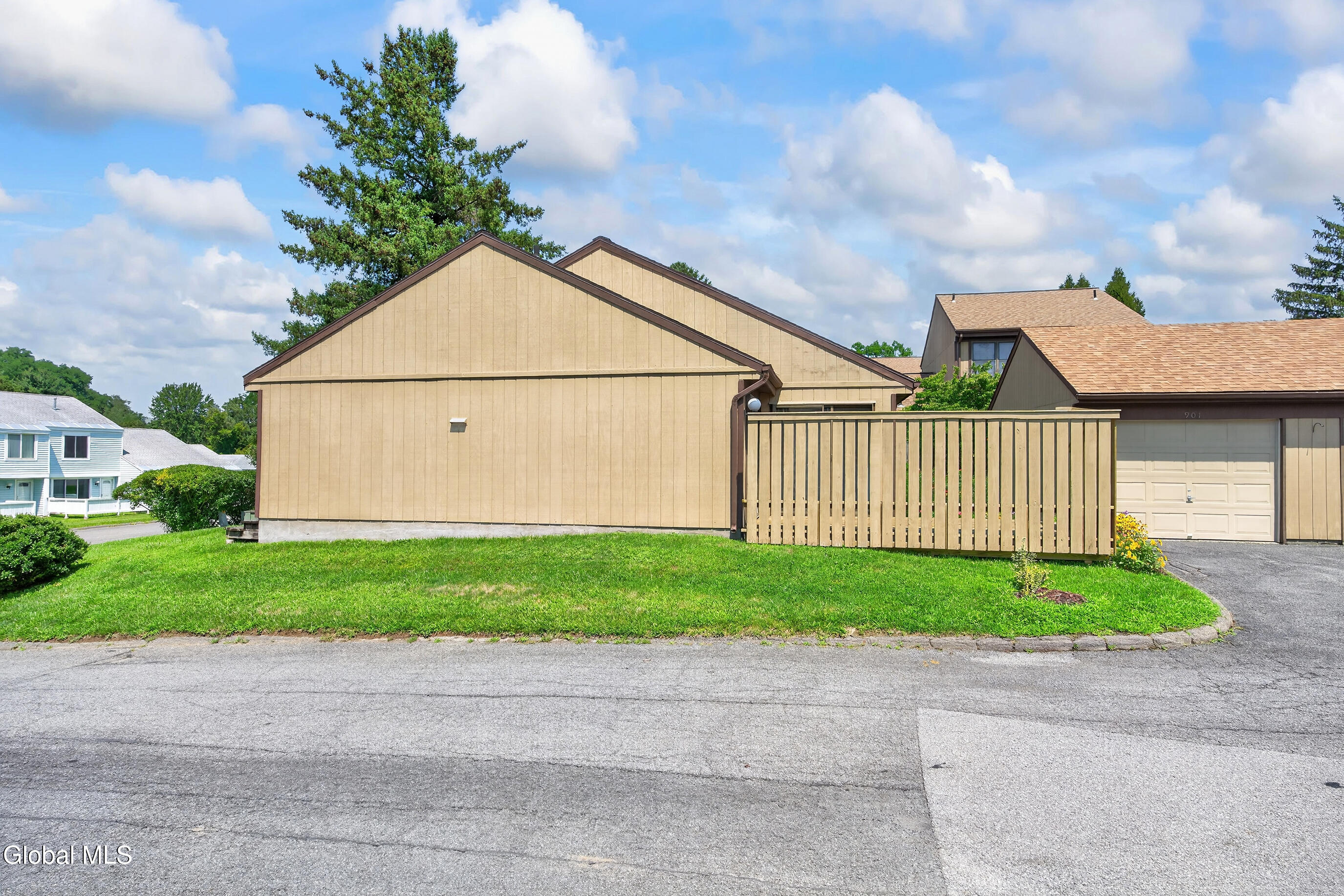901 Huntington Court East Greenbush NY 12061