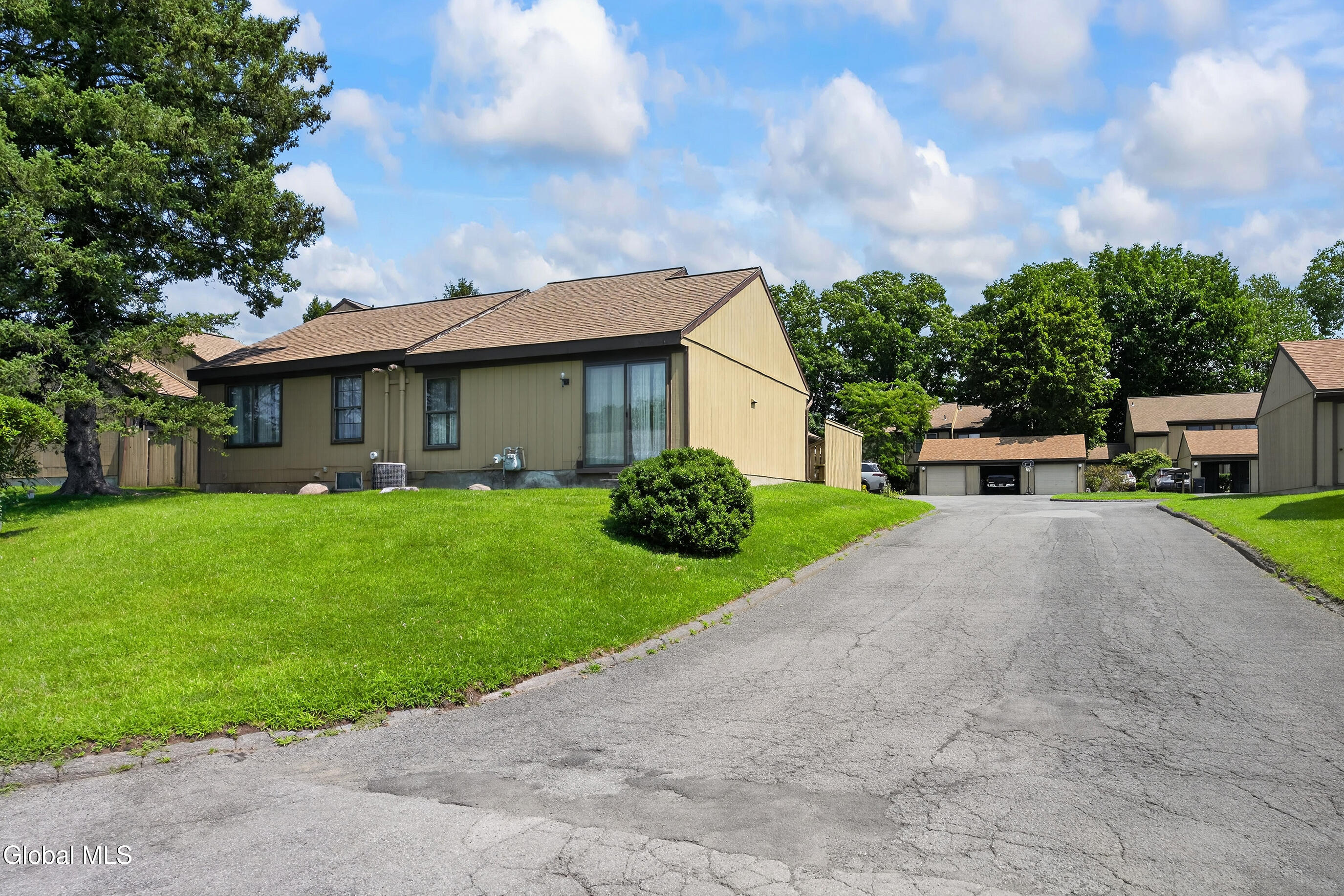 901 Huntington Court East Greenbush NY 12061