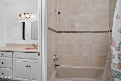 901 Huntington Court East Greenbush NY 12061