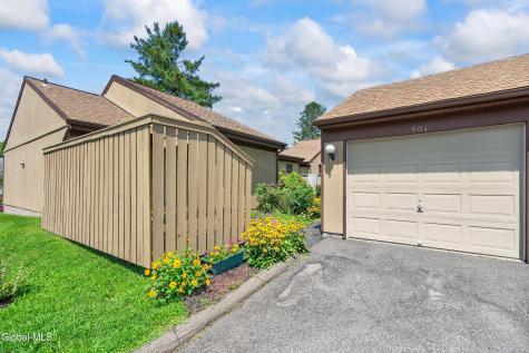 901 Huntington Court East Greenbush NY 12061