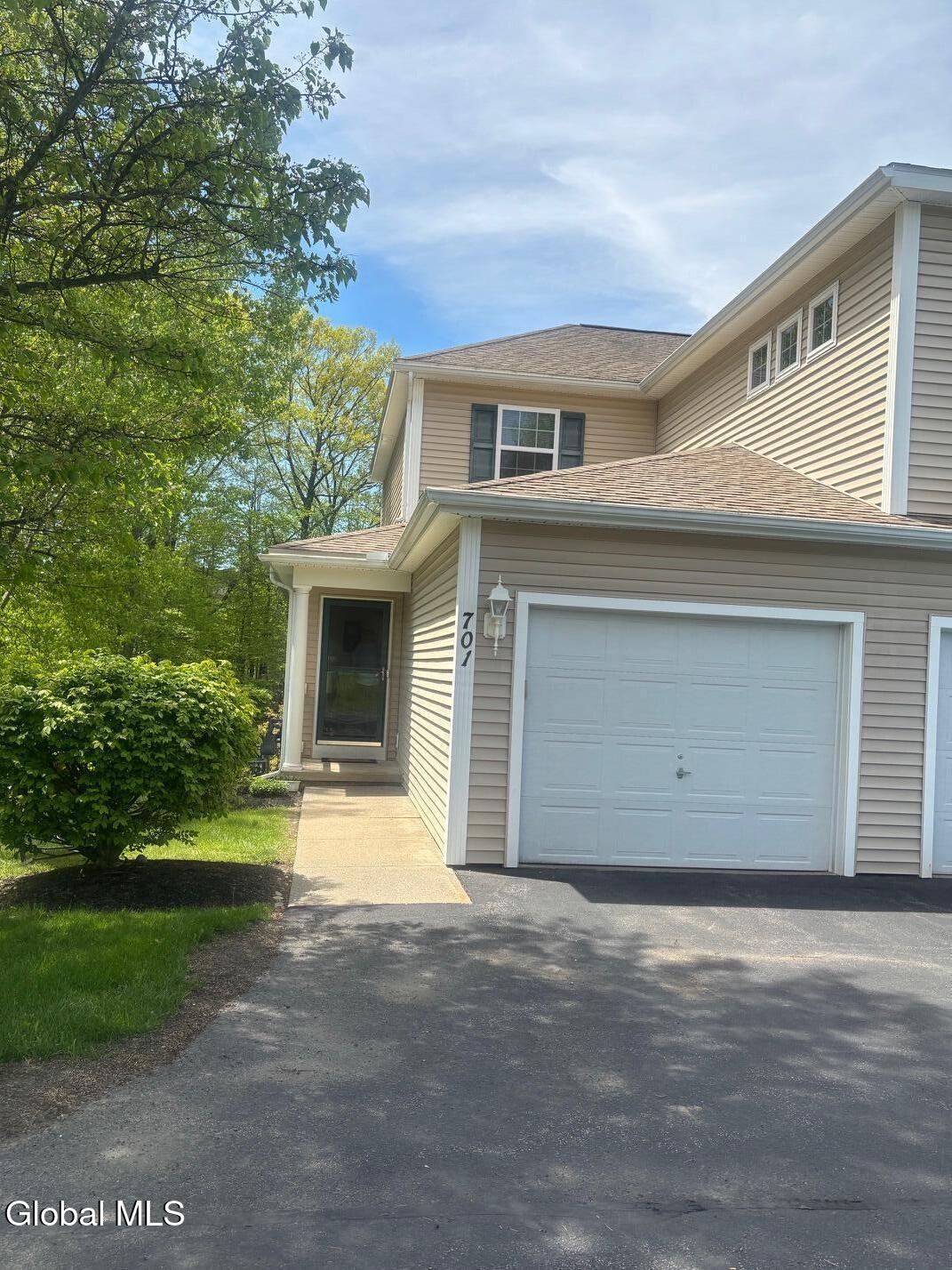 701 Royale Court Troy NY 12180