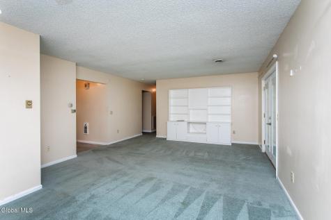 5 Queensway Queensbury NY 12804