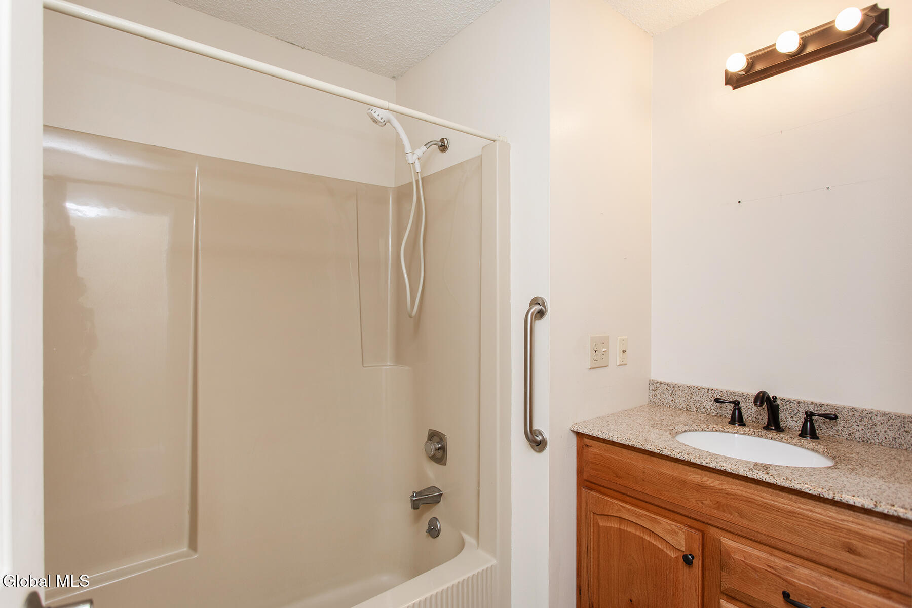 5 Queensway Queensbury NY 12804