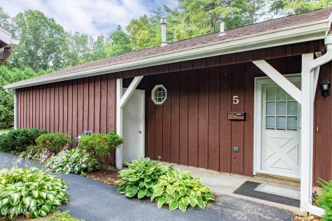 5 Queensway Queensbury NY 12804