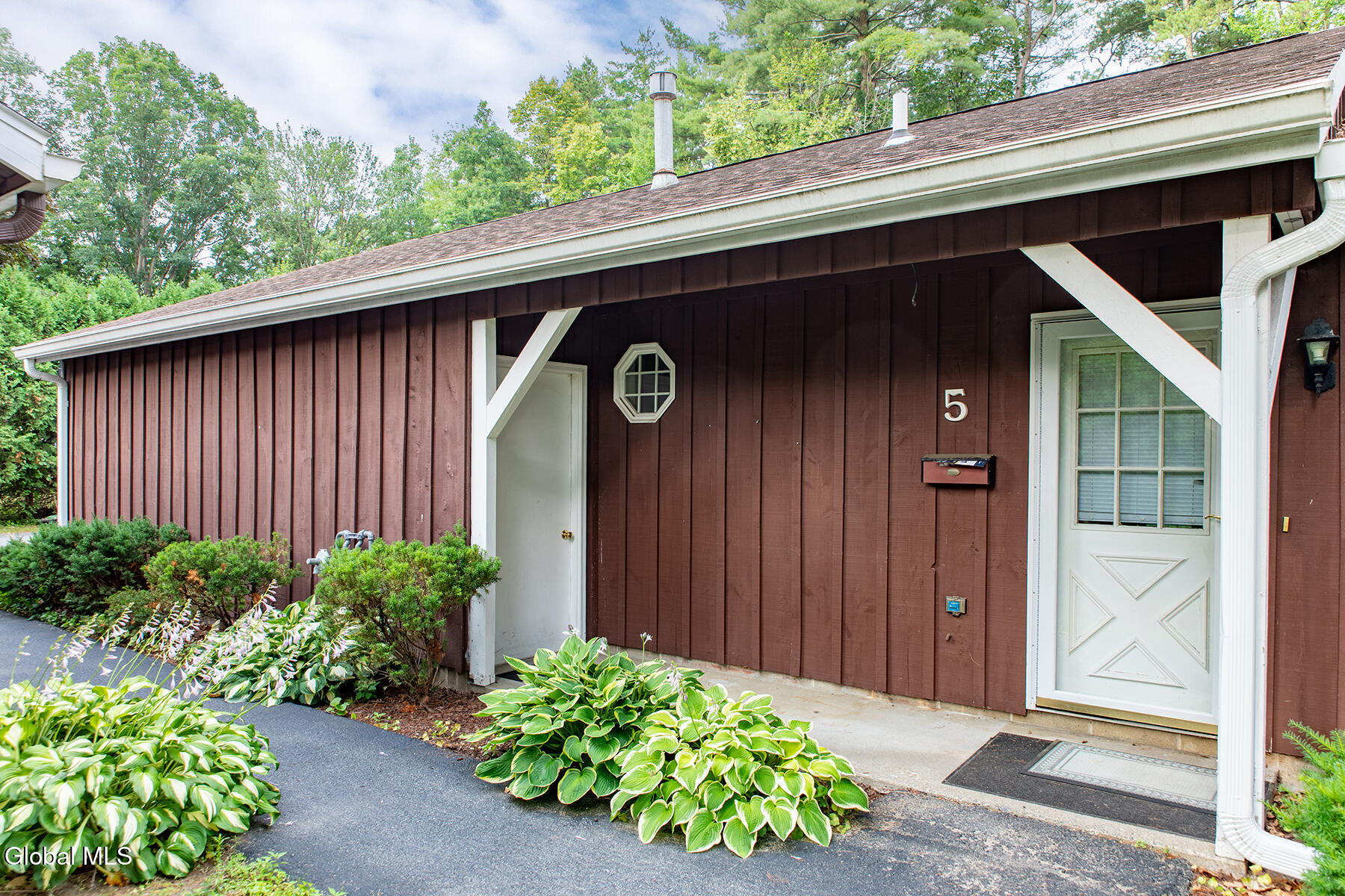 5 Queensway Queensbury NY 12804