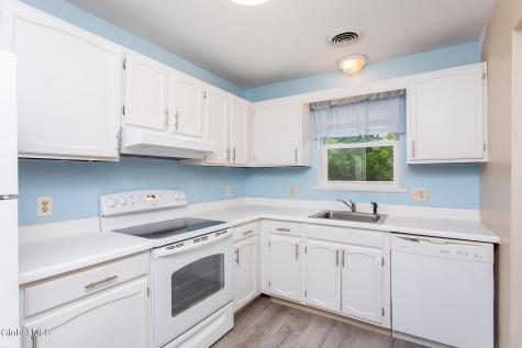 5 Queensway Queensbury NY 12804
