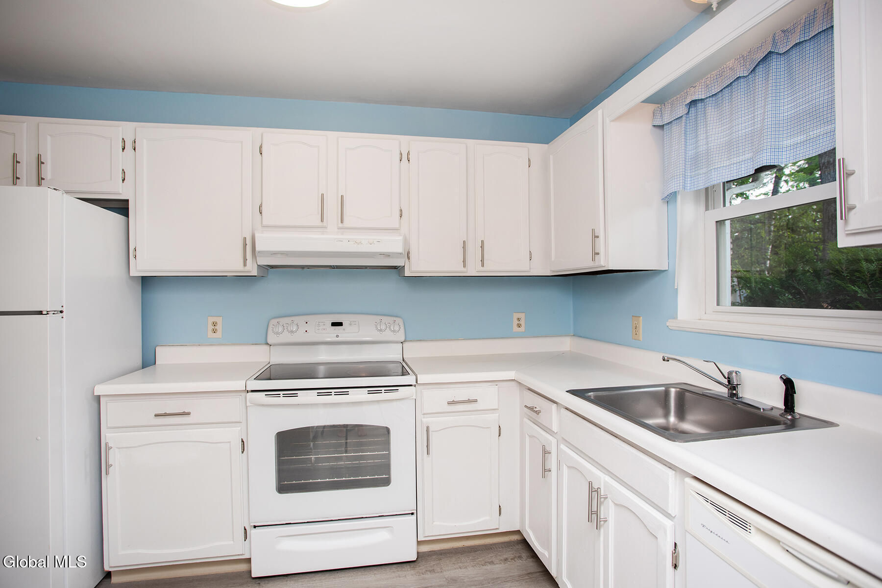 5 Queensway Queensbury NY 12804