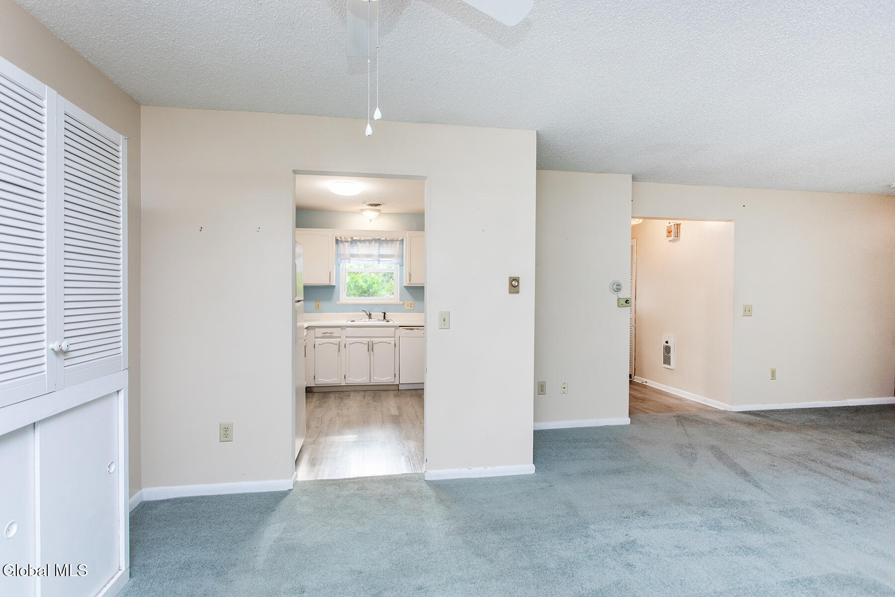 5 Queensway Queensbury NY 12804