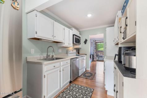 1503 Huntington Court East Greenbush NY 12061