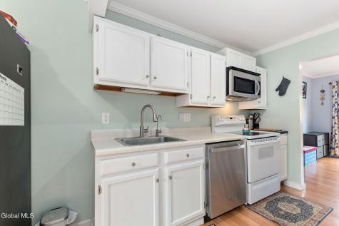 1503 Huntington Court East Greenbush NY 12061