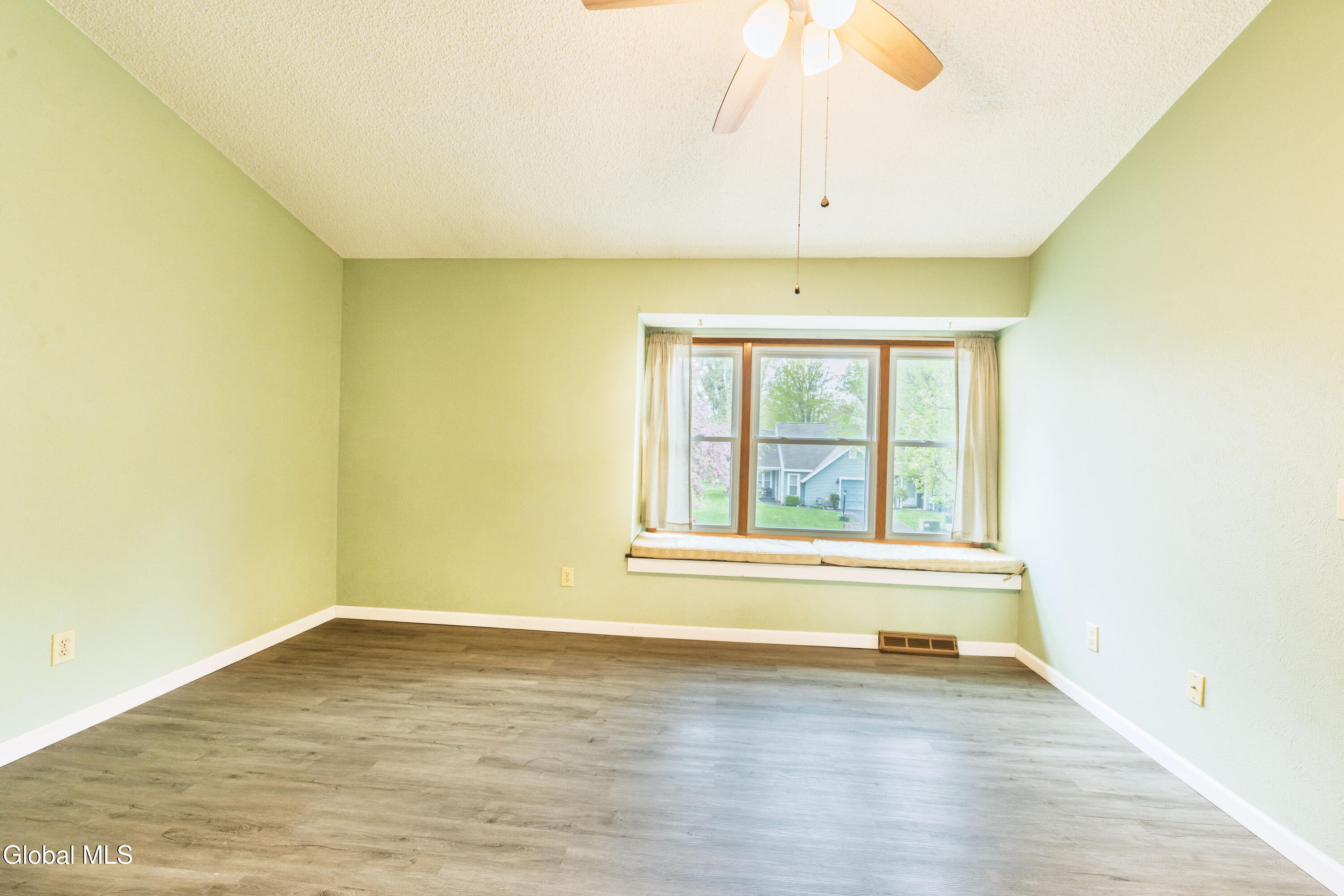 23 Stoney Creek Drive Clifton Park NY 12065