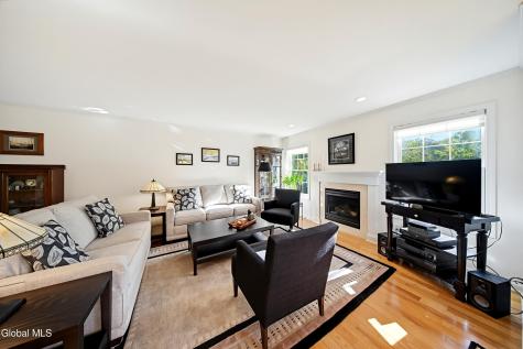 14 Pebble Court Slingerlands NY 12159