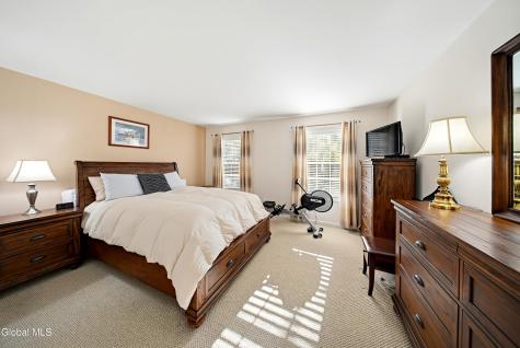 14 Pebble Court Slingerlands NY 12159
