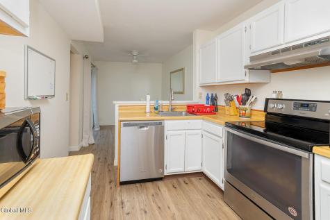 15 Fox Hollow Square Cohoes NY 12047