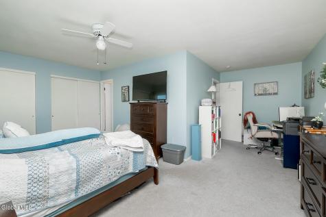 15 Fox Hollow Square Cohoes NY 12047