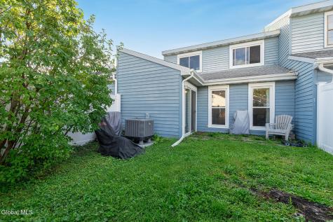 15 Fox Hollow Square Cohoes NY 12047