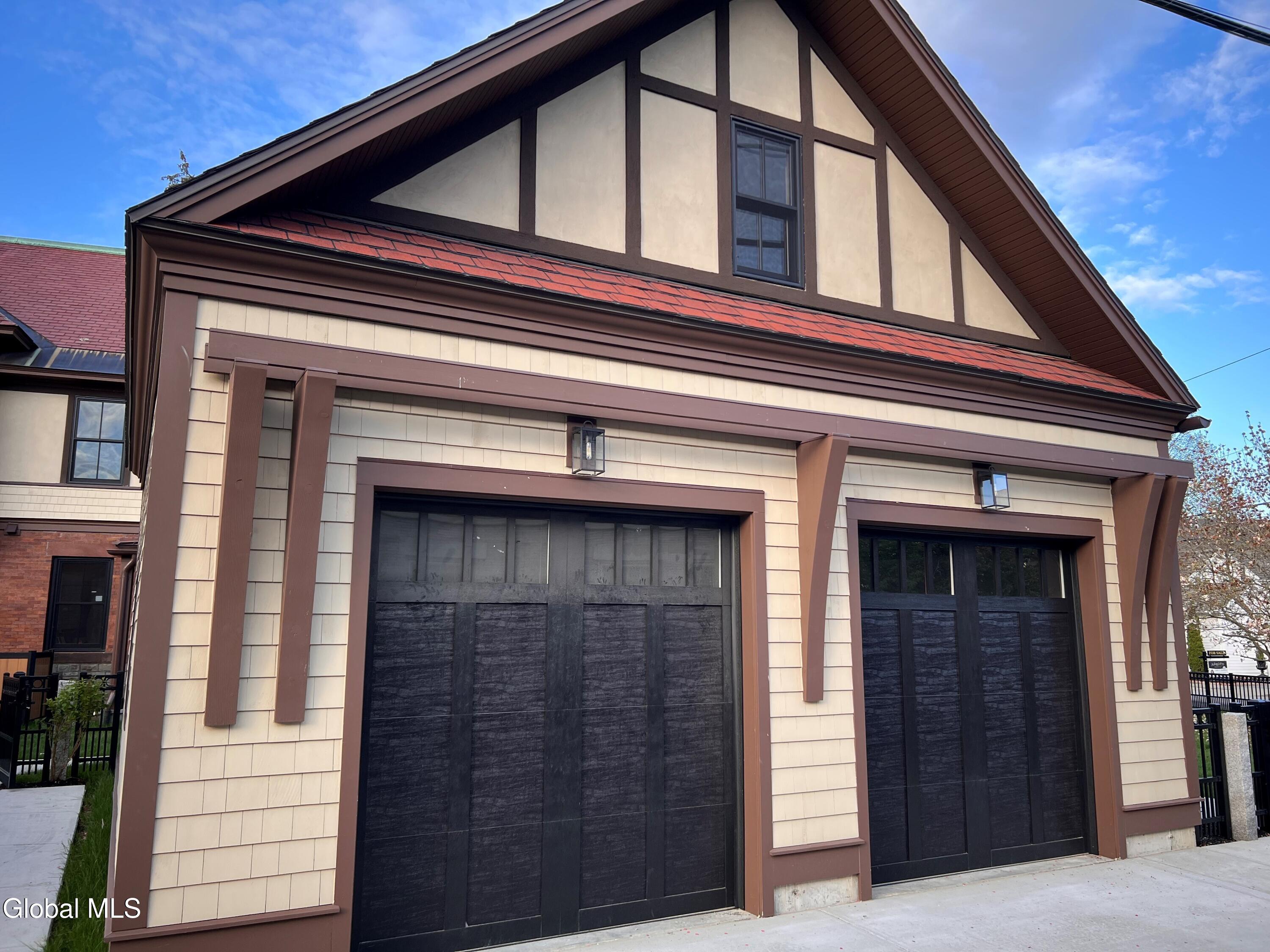 122 Regent Street Saratoga Springs NY 12866