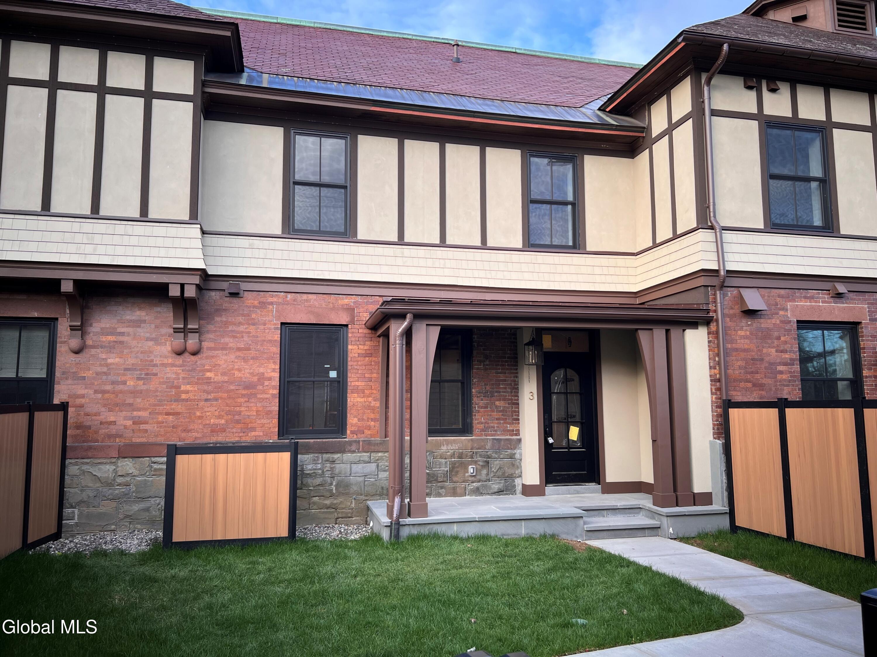 122 Regent Street Saratoga Springs NY 12866