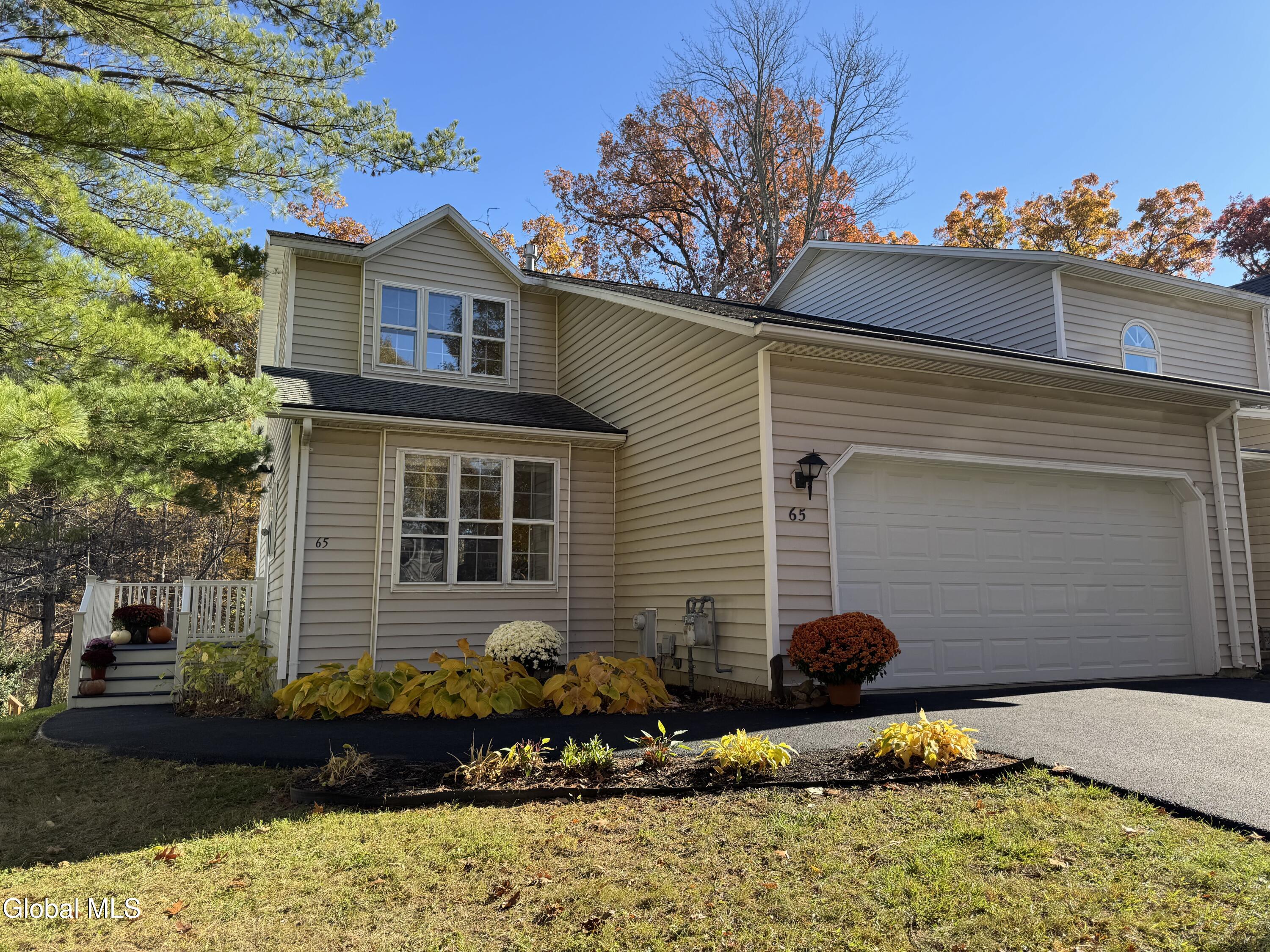 65 Woodside Drive Albany NY 12208