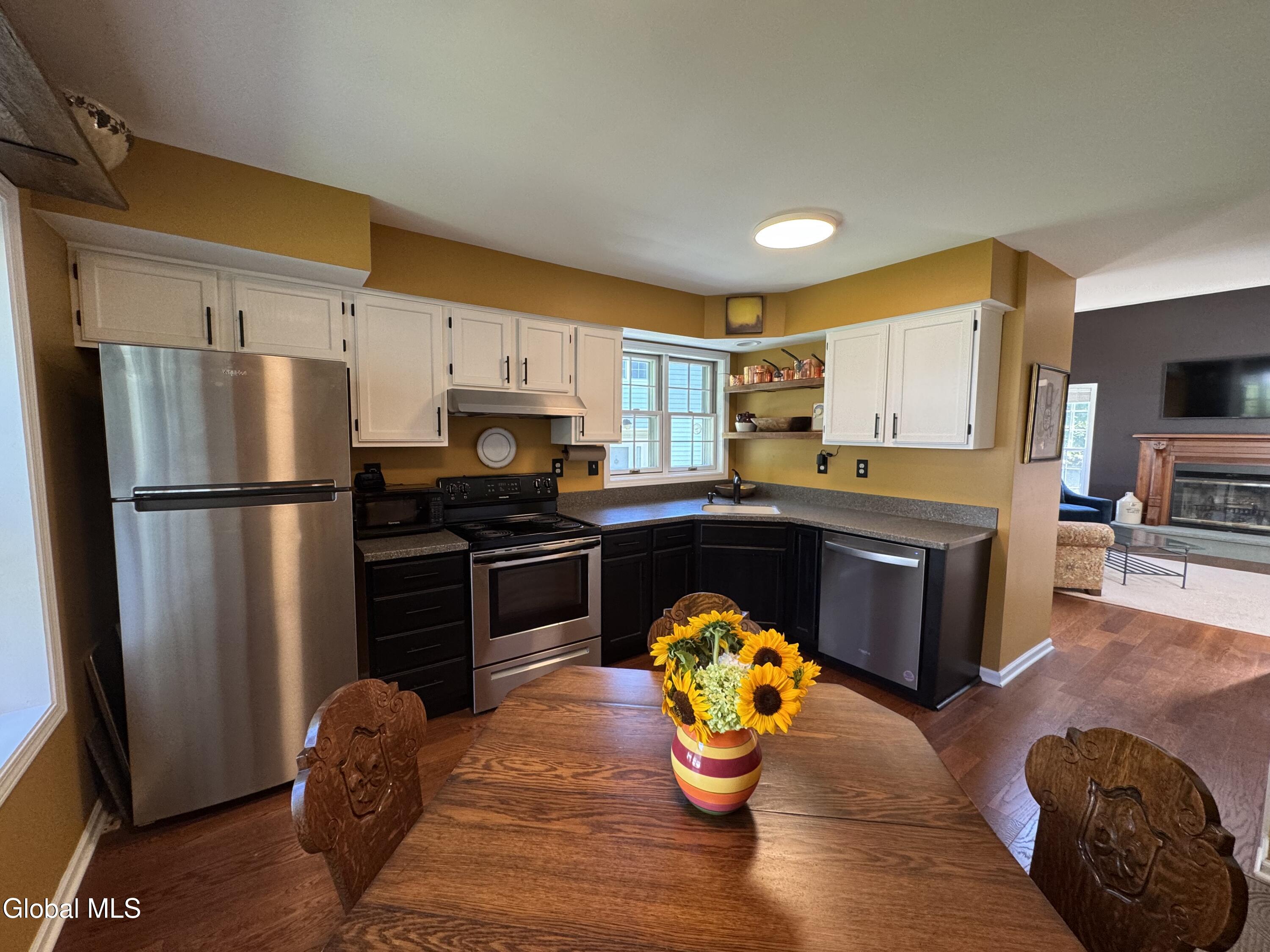 65 Woodside Drive Albany NY 12208