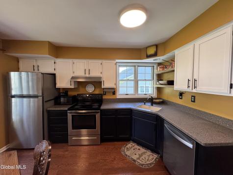 65 Woodside Drive Albany NY 12208