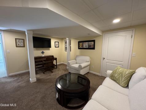 65 Woodside Drive Albany NY 12208