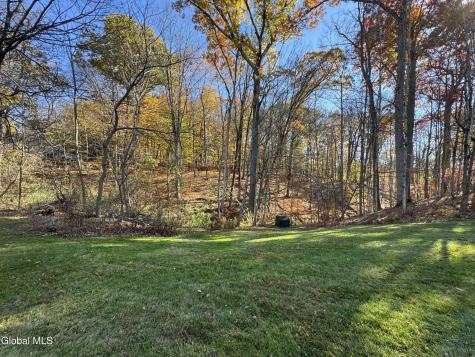 65 Woodside Drive Albany NY 12208
