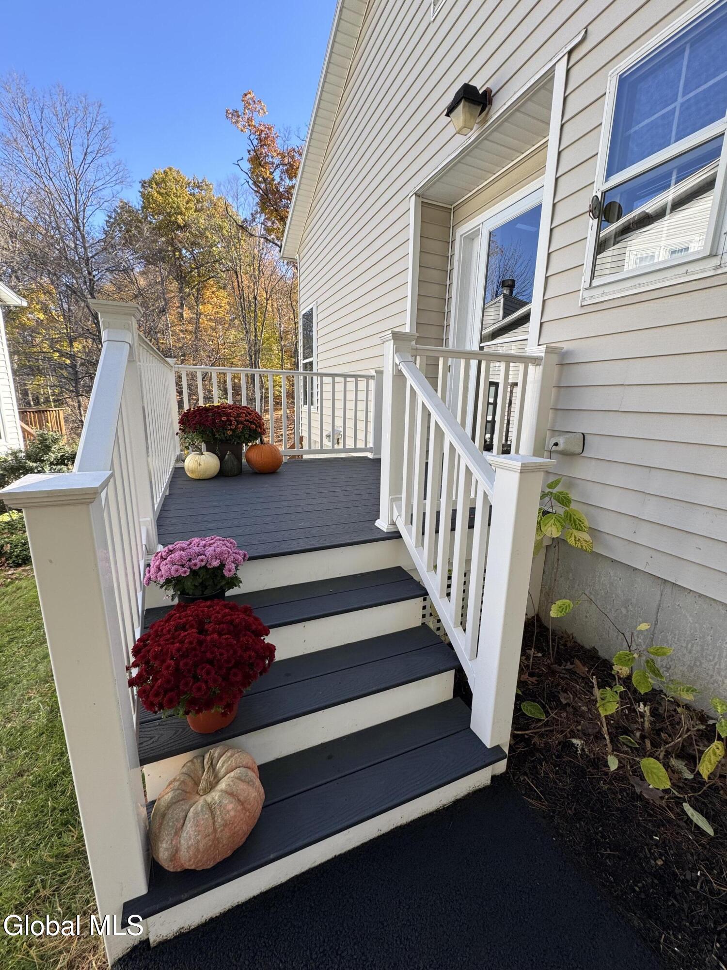 65 Woodside Drive Albany NY 12208